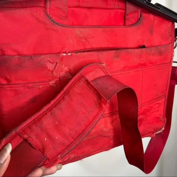 Hello Kitty Laptop Bag 💼 (severely damaged) - Picture 10 of 10